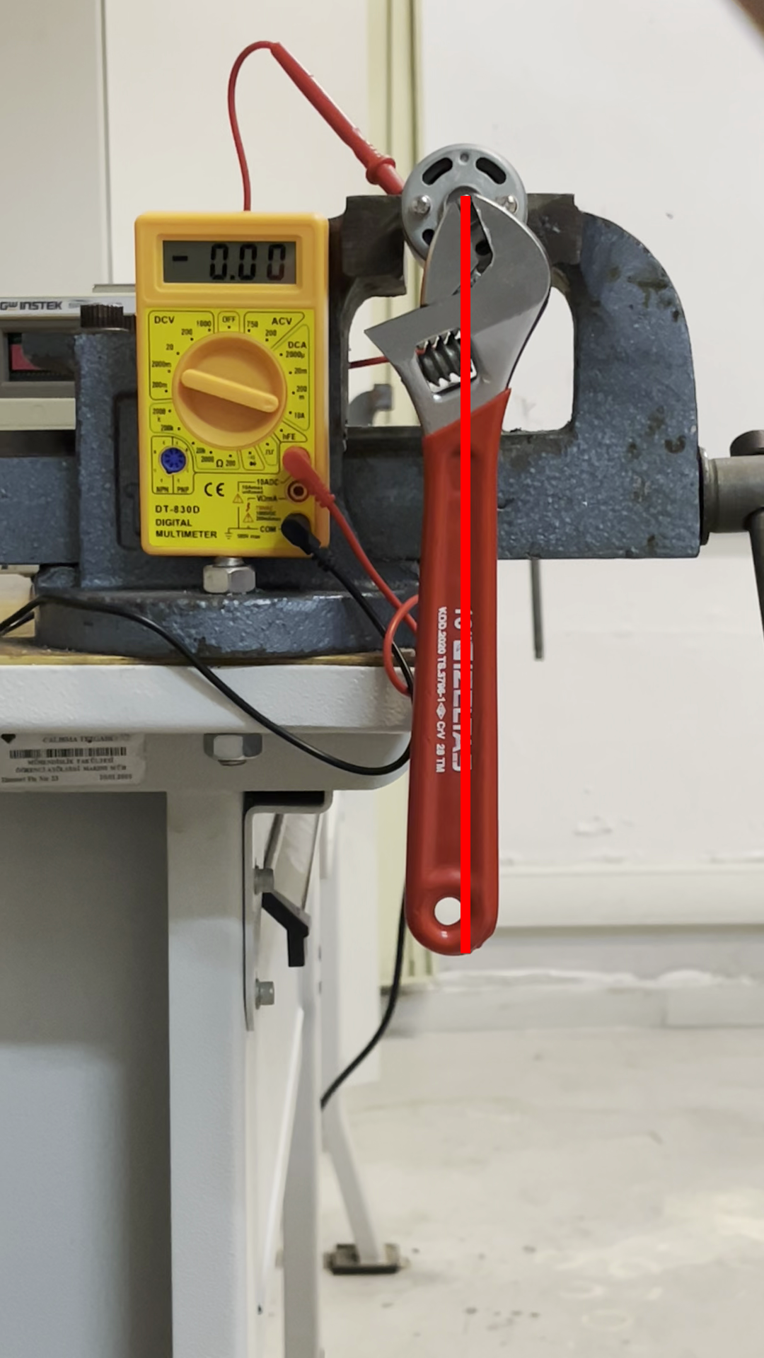 Torque constant measurement with no current and no lever deflection.