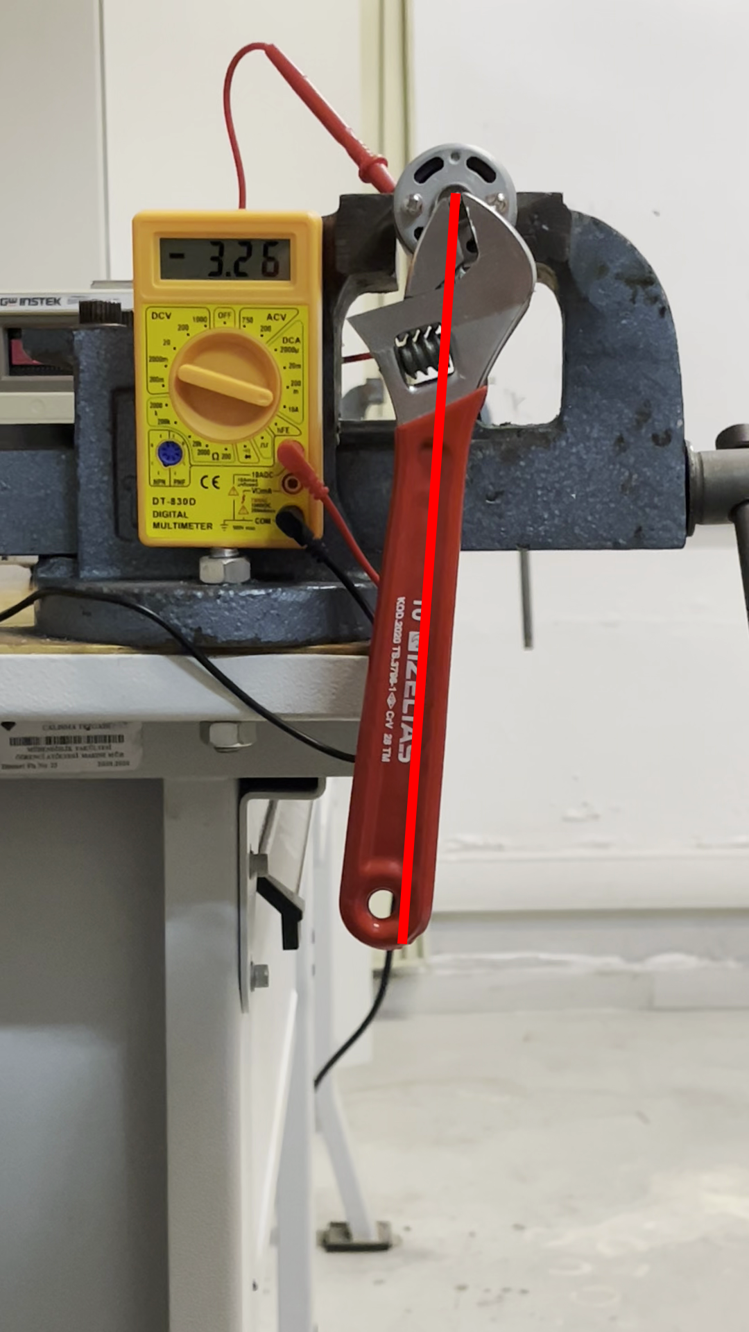 Torque constant measurement with 3.26 A and moderate lever deflection.
